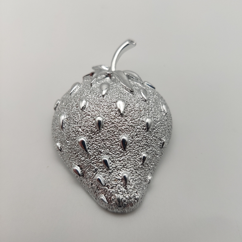 Sarah Coventry signed vintage silvertone strawberry brooch.